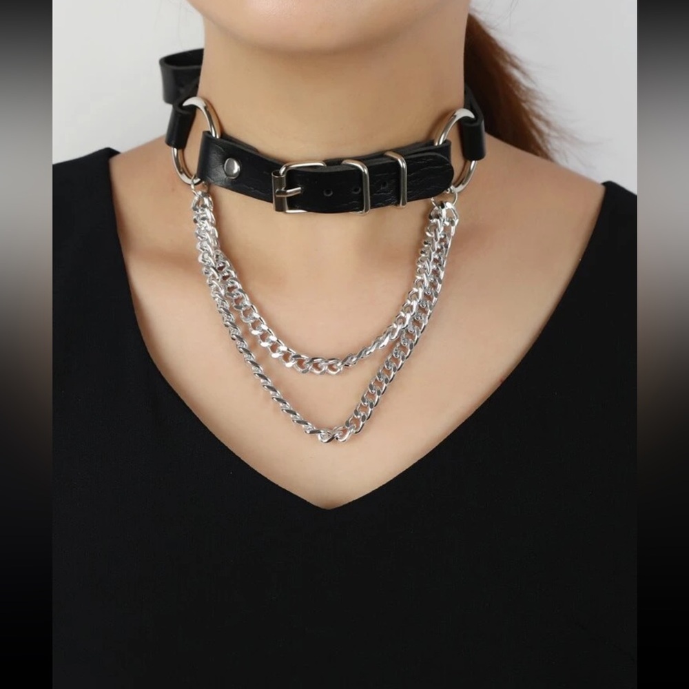 ⭐️ Awesome PU Leather Metallic Tiered Chainlink Tassel Buckle Heart Choker ⭐️